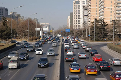 鬧市開車必學技巧，你會幾招？